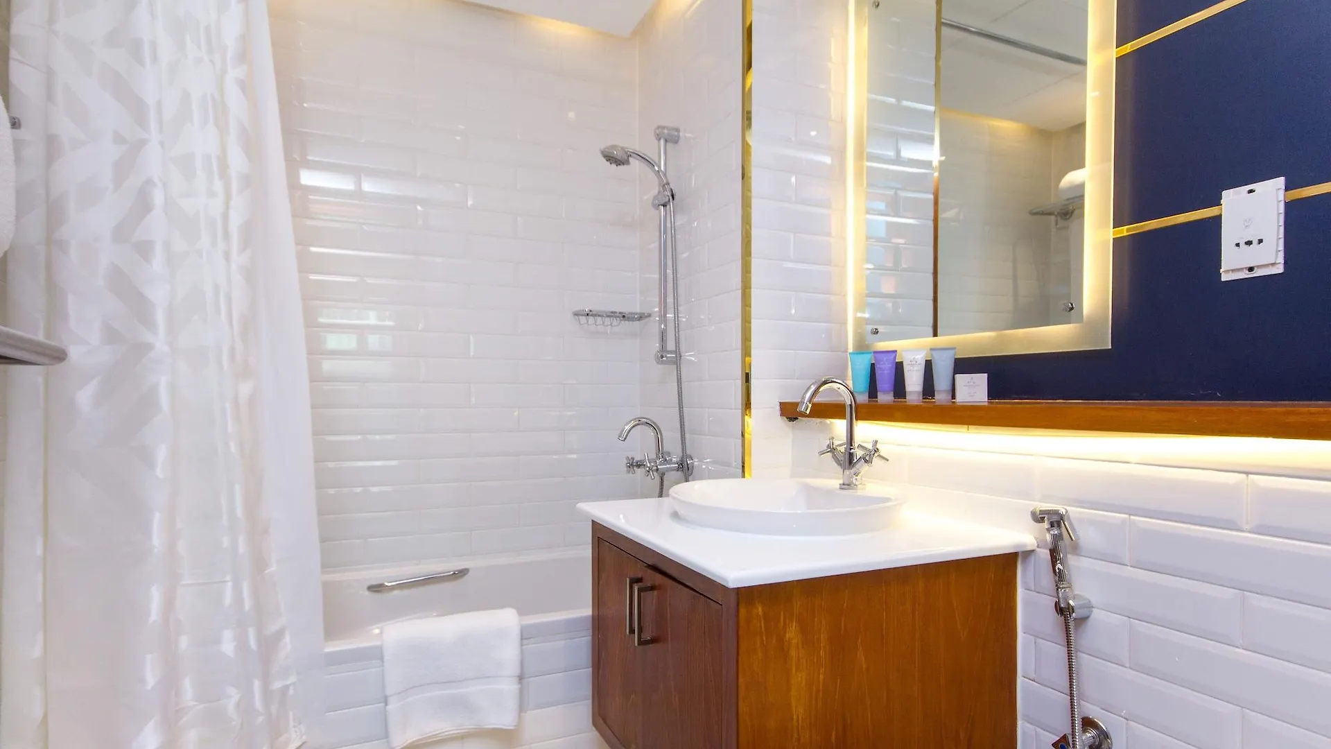 Dream Inn - Apartment Near Dubai Marina, Al Sahab Tower United Arab Emirates