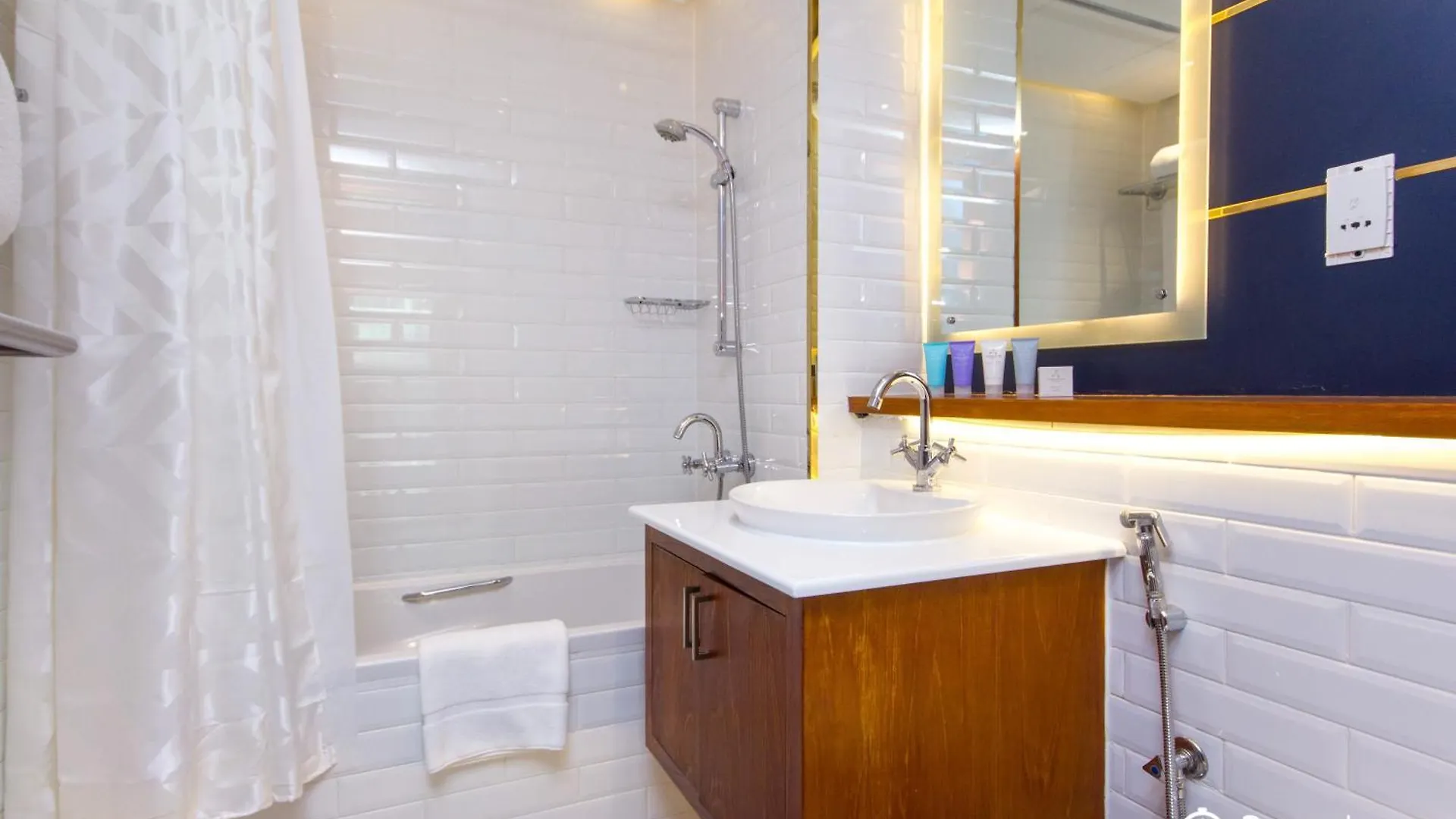 Dream Inn - Apartment Near Dubai Marina, Al Sahab Tower 0*,
